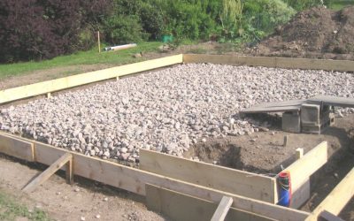 Ces astuces qui marchent pour éliminer les mauvaises herbes dans une allée