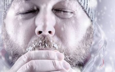 Froid aux pieds et aux mains? 4 mouvements efficaces pour les réchauffer à la maison ou dehors